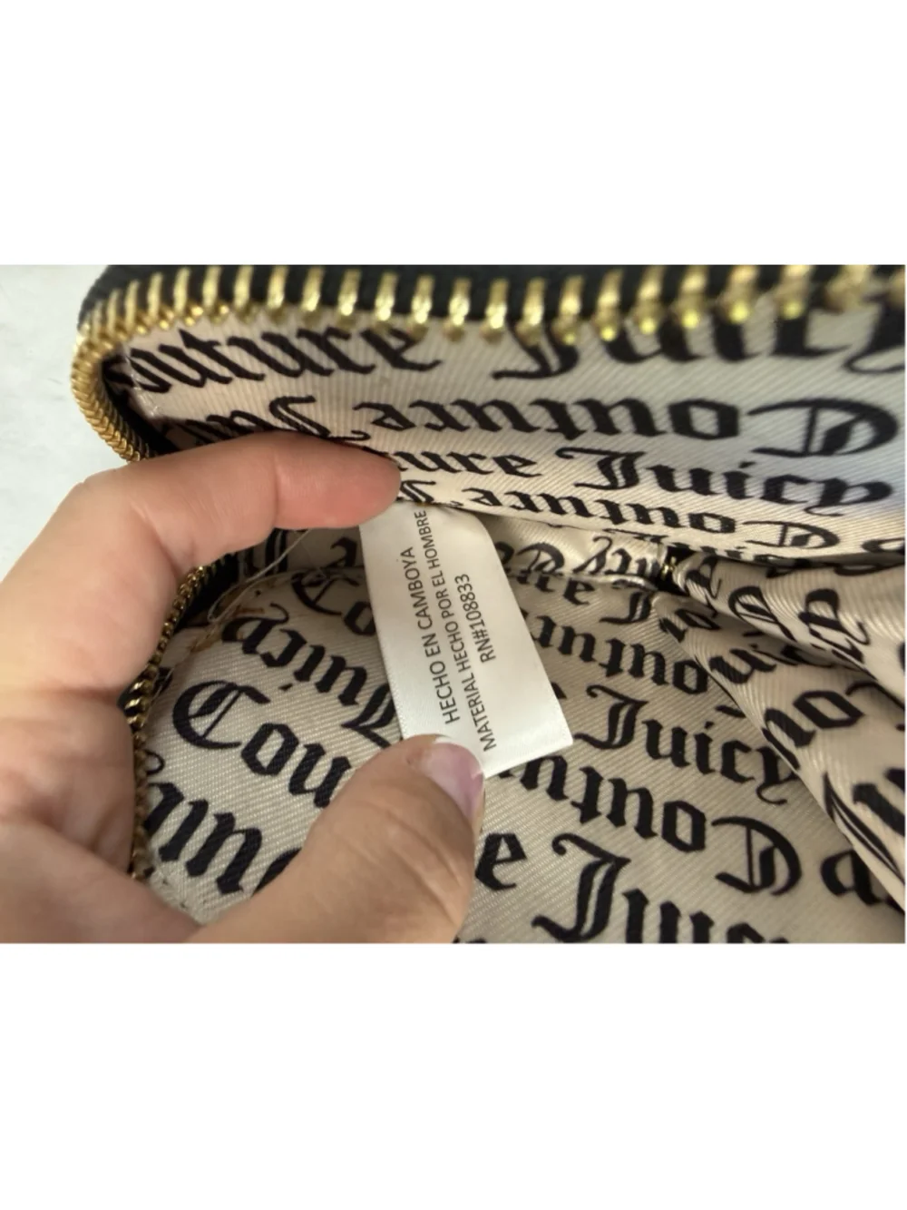 Juicy Couture Lovely Girl Heart Zip Wristlet Licorice Black